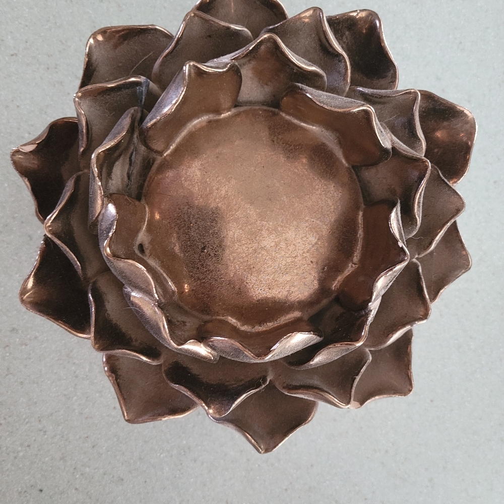 Metal flower decor